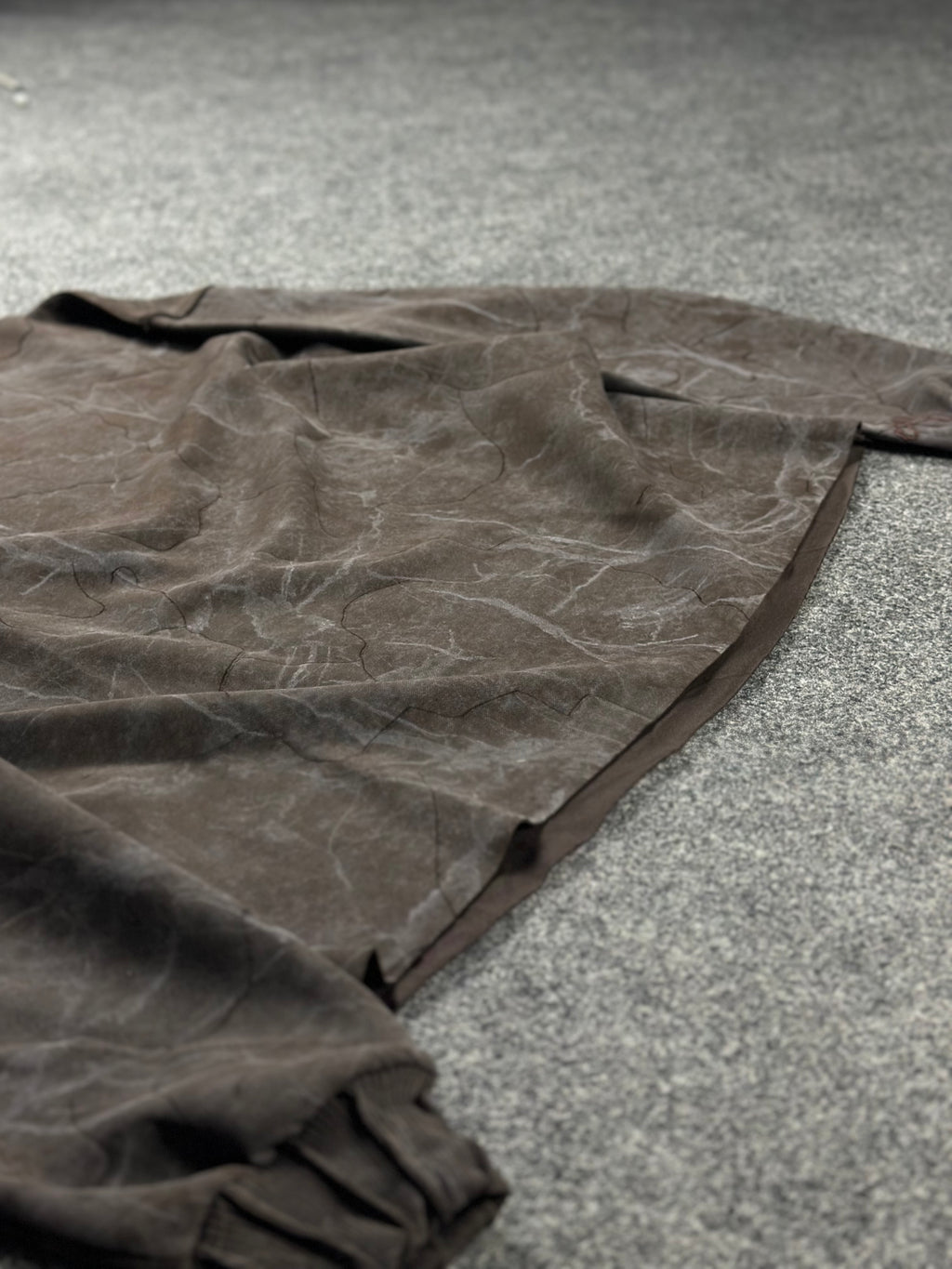 Crew-Neck Cocoa-Marble