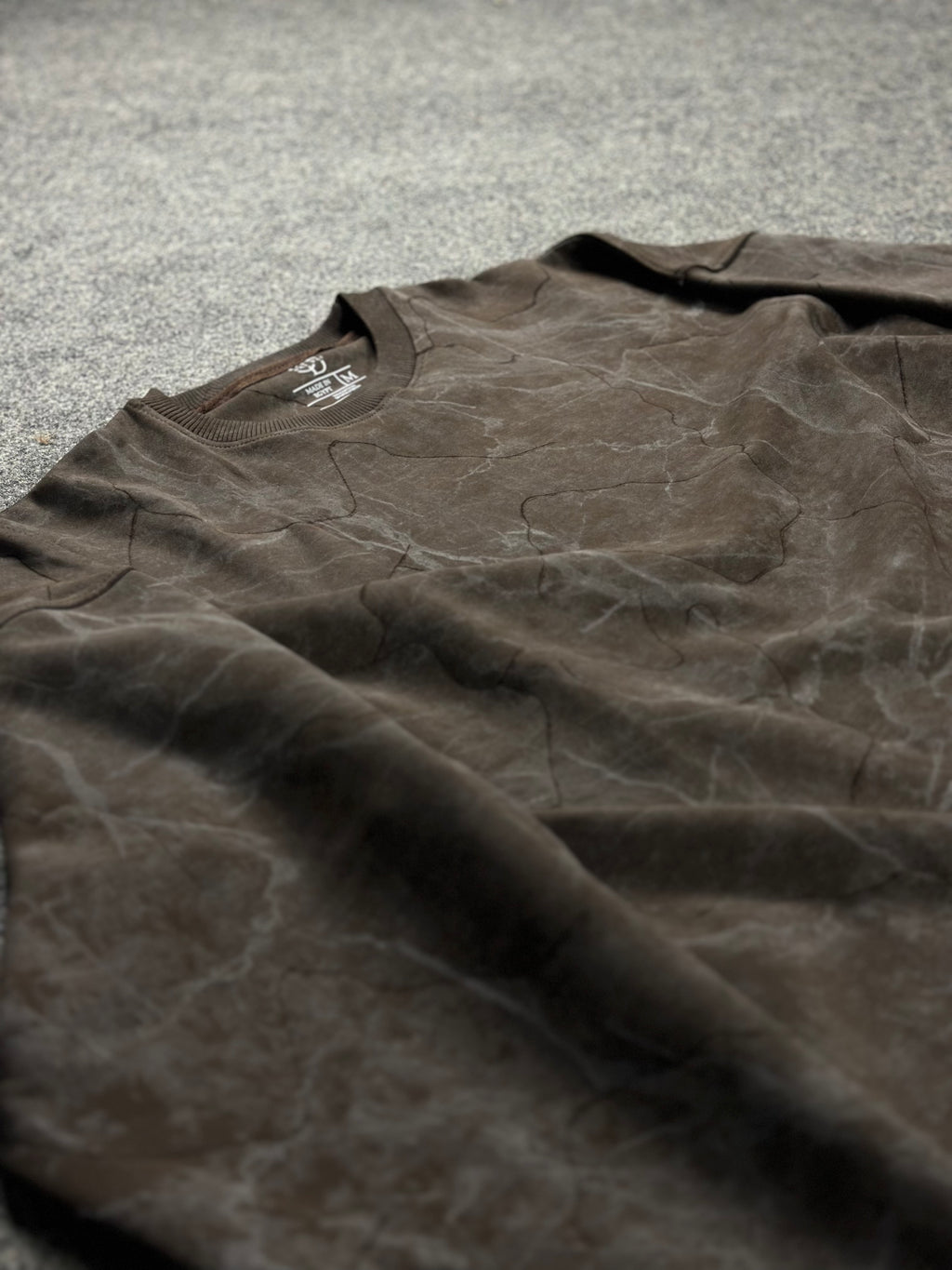 Crew-Neck Cocoa-Marble