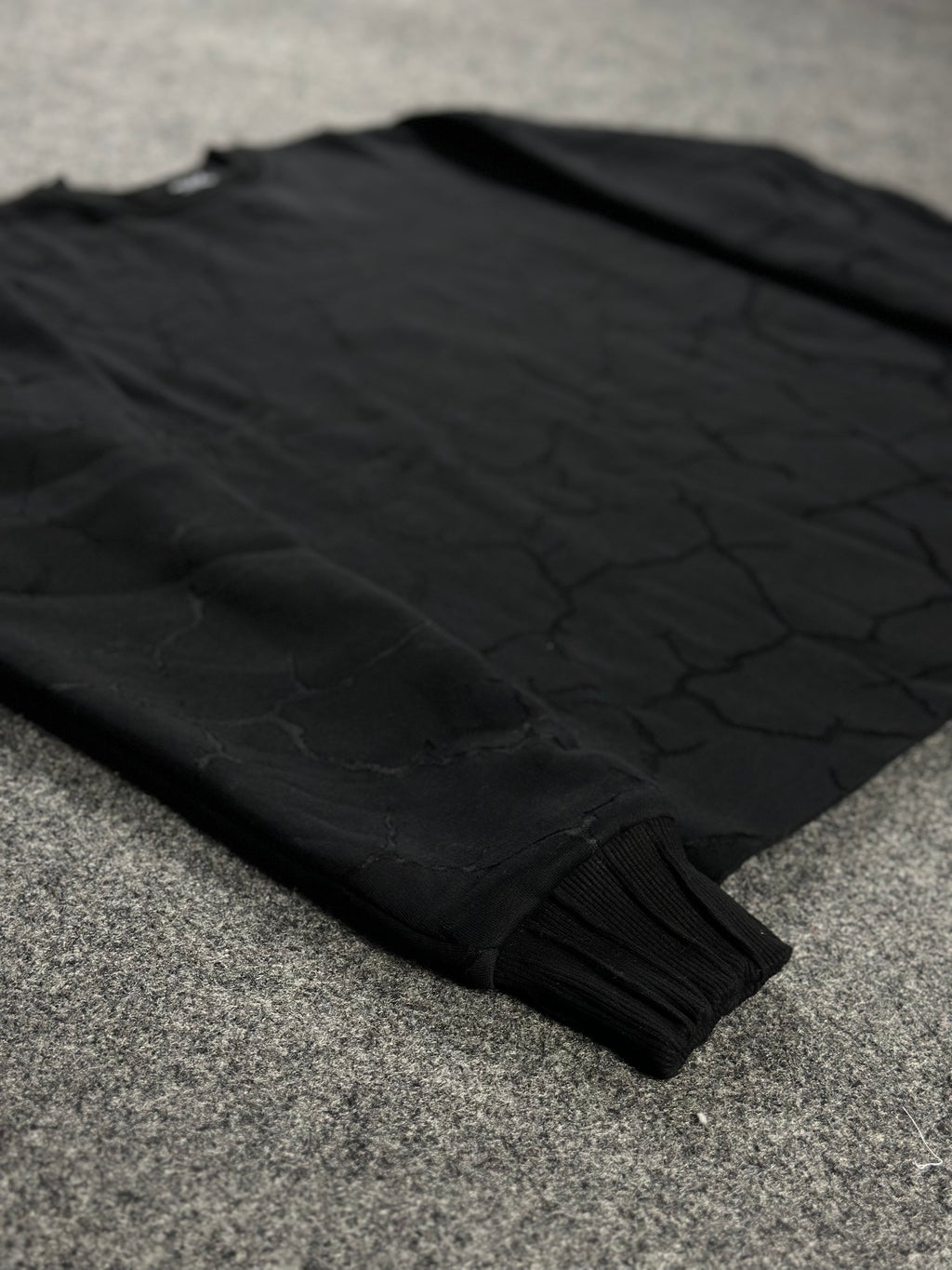 Crew-Neck Black-Laser
