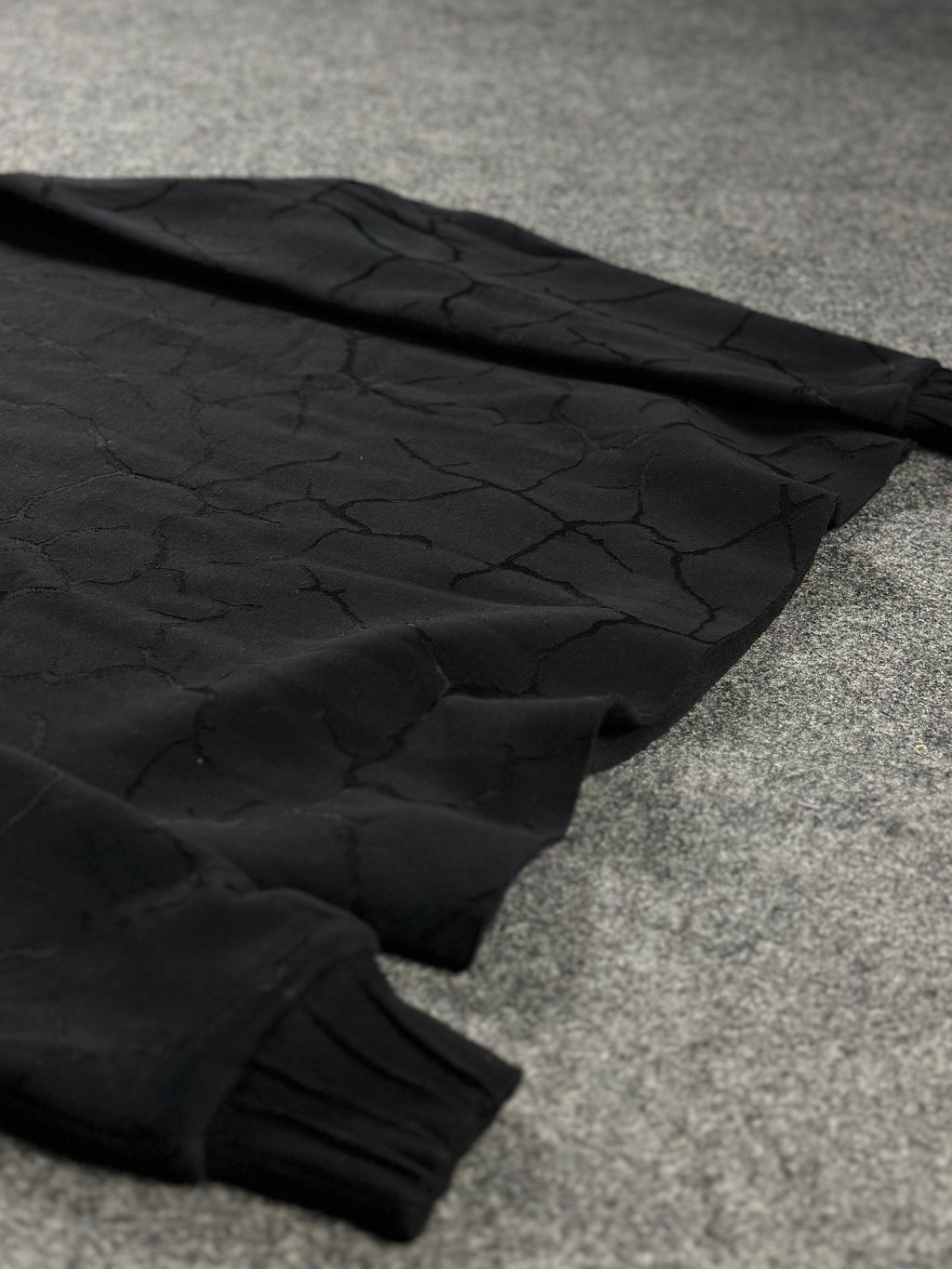 Crew-Neck Black-Laser