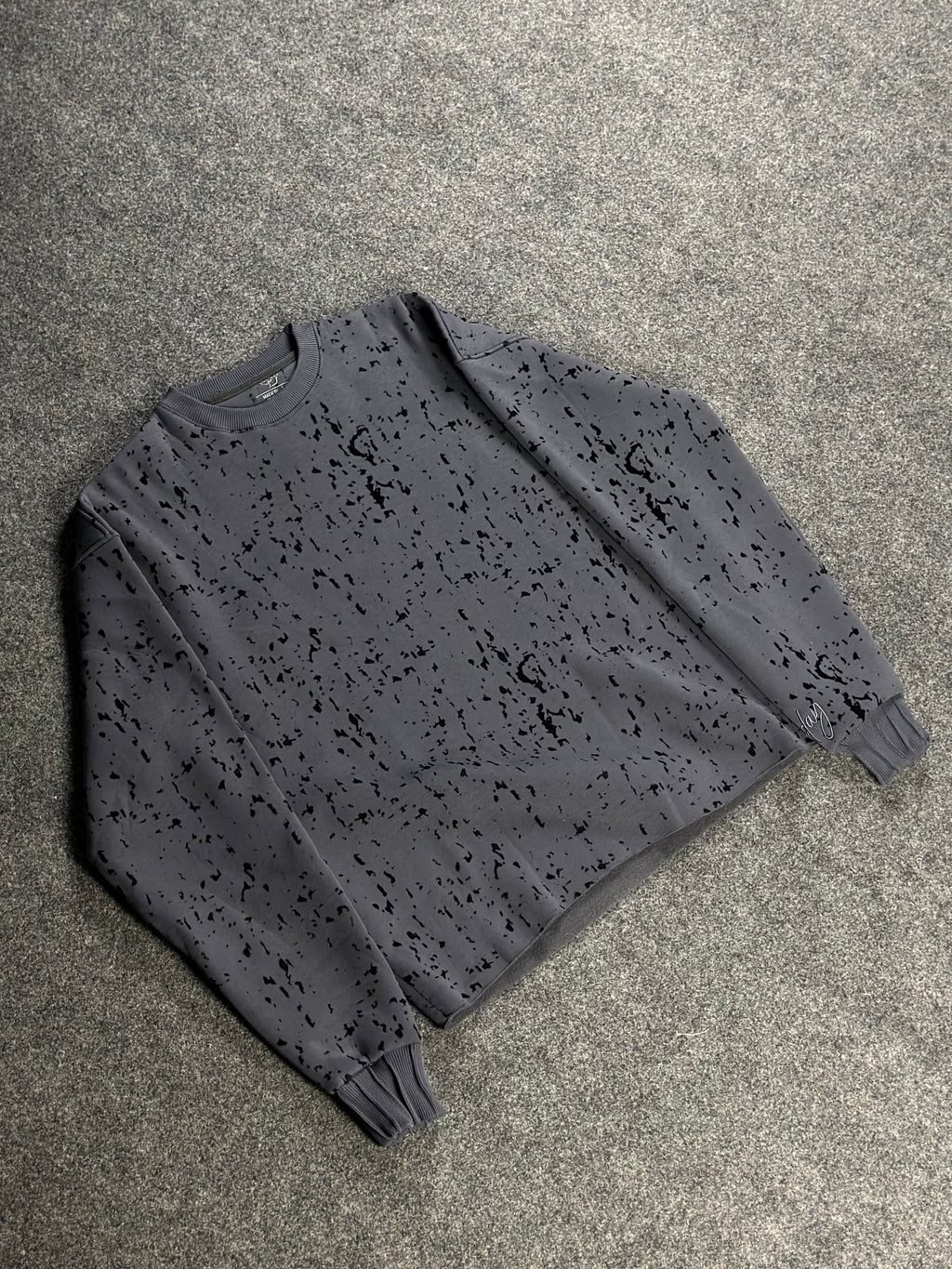 Crew-Neck “Smoky-Gray”