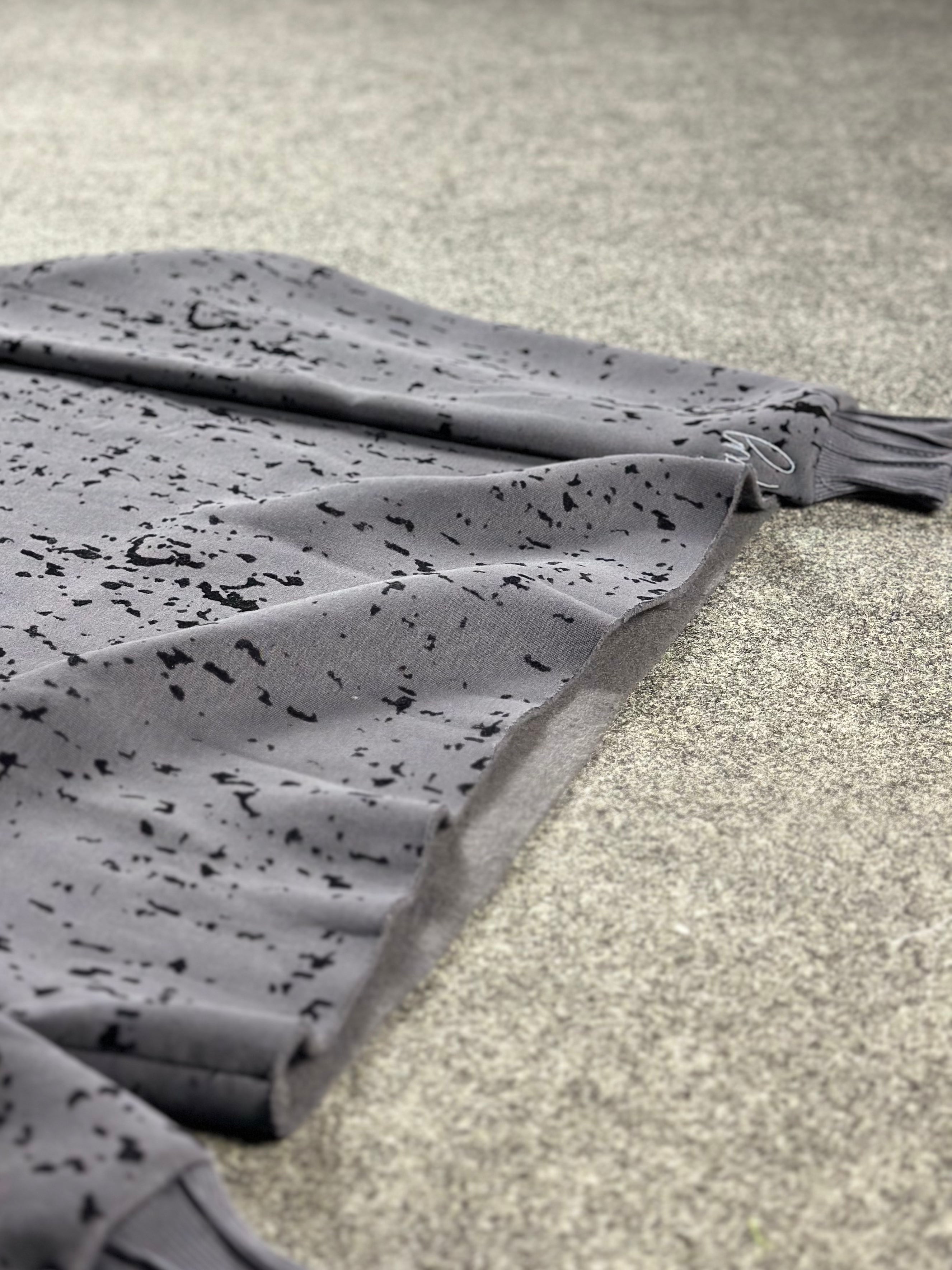 Crew-Neck “Smoky-Gray”