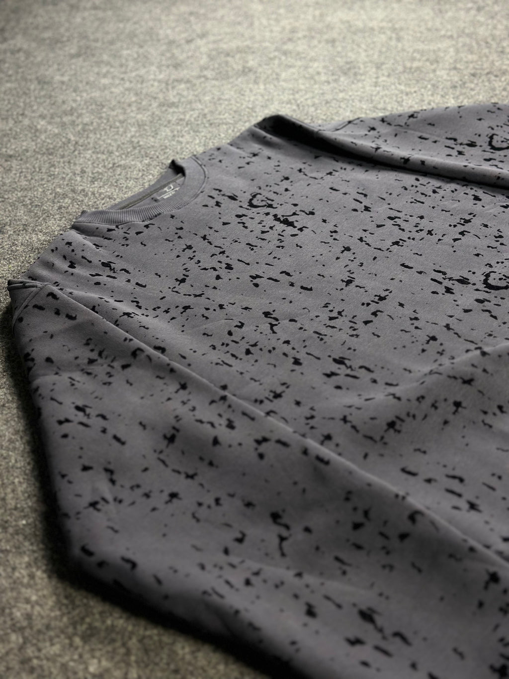 Crew-Neck “Smoky-Gray”