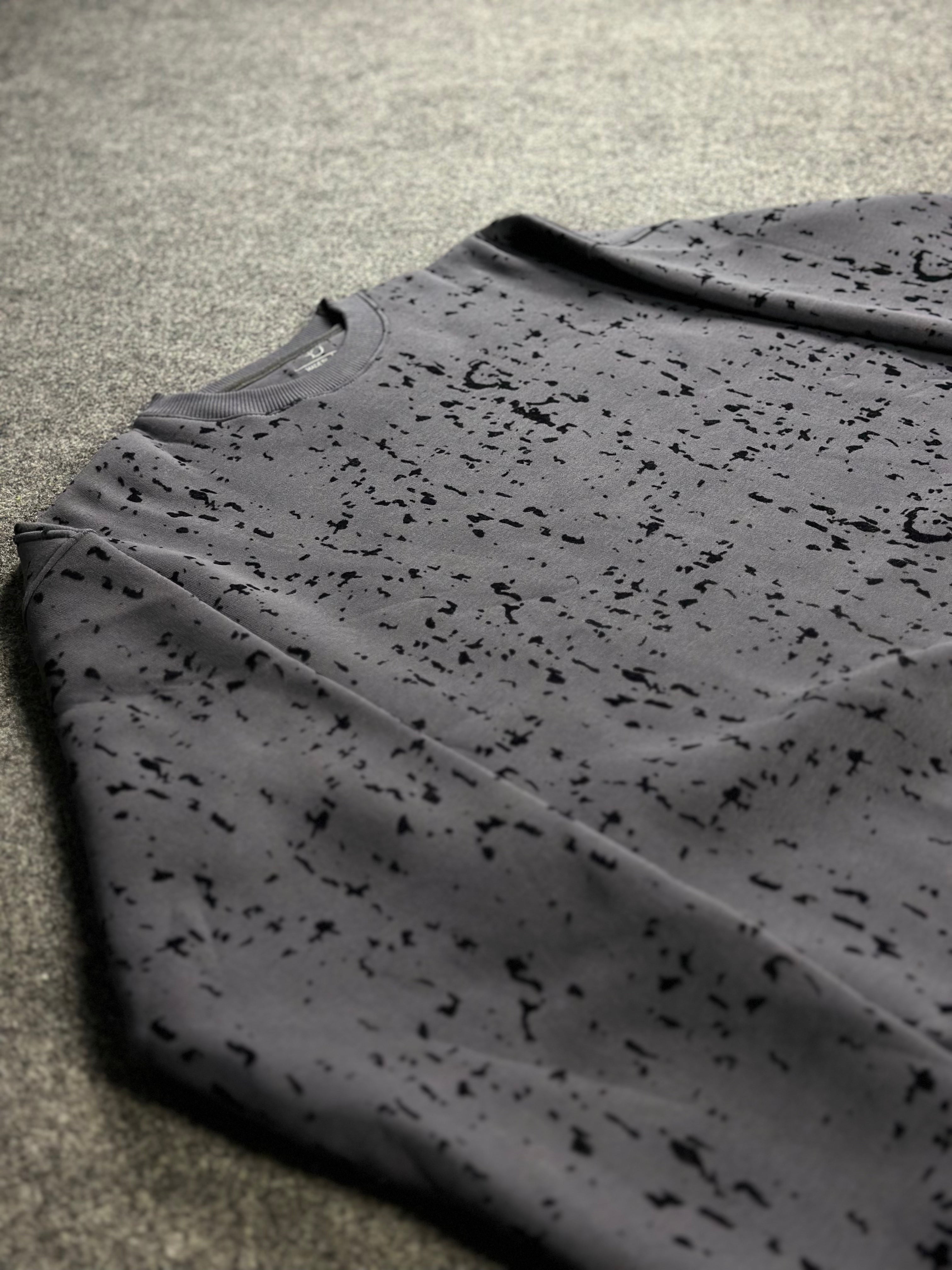 Crew-Neck “Smoky-Gray”